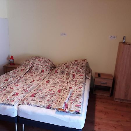 Gyopar Gyoengye Apartmanhaz Oroshaza Ngoại thất bức ảnh