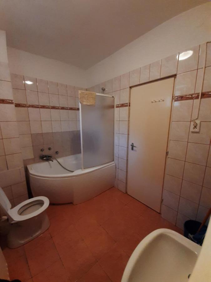 Gyopar Gyoengye Apartmanhaz Oroshaza Ngoại thất bức ảnh