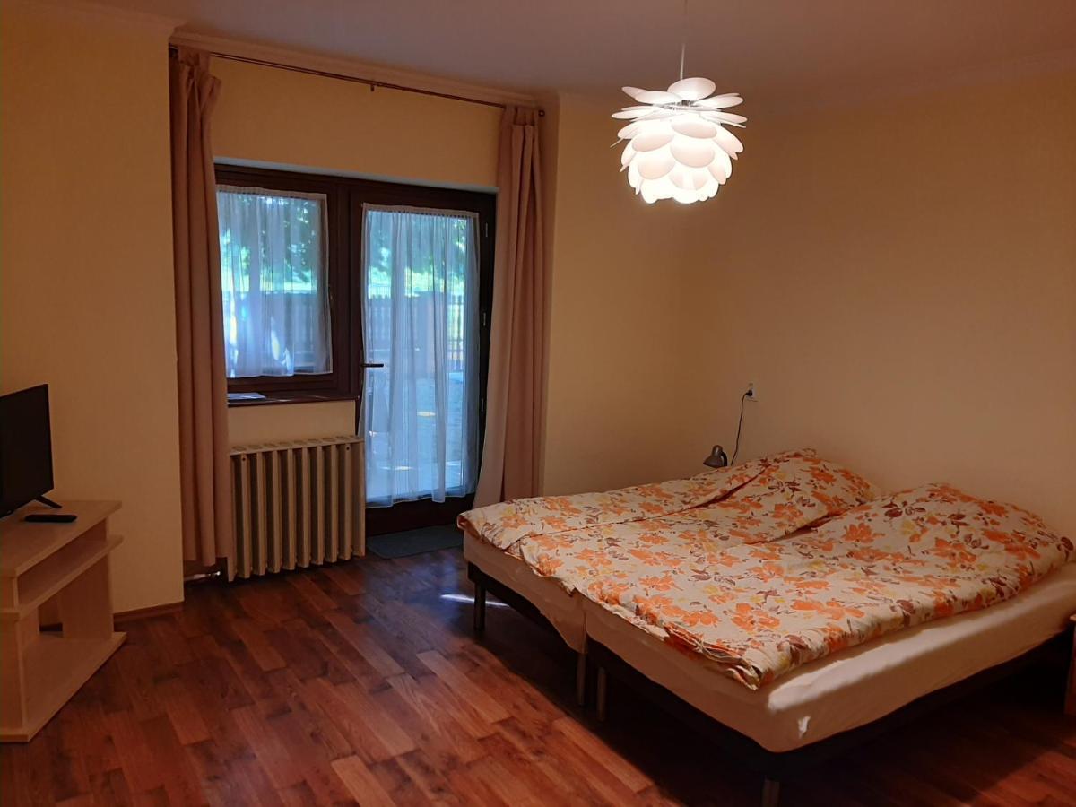 Gyopar Gyoengye Apartmanhaz Oroshaza Ngoại thất bức ảnh