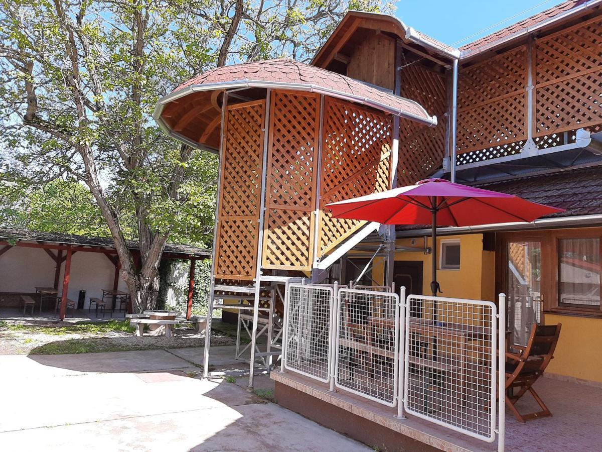 Gyopar Gyoengye Apartmanhaz Oroshaza Ngoại thất bức ảnh