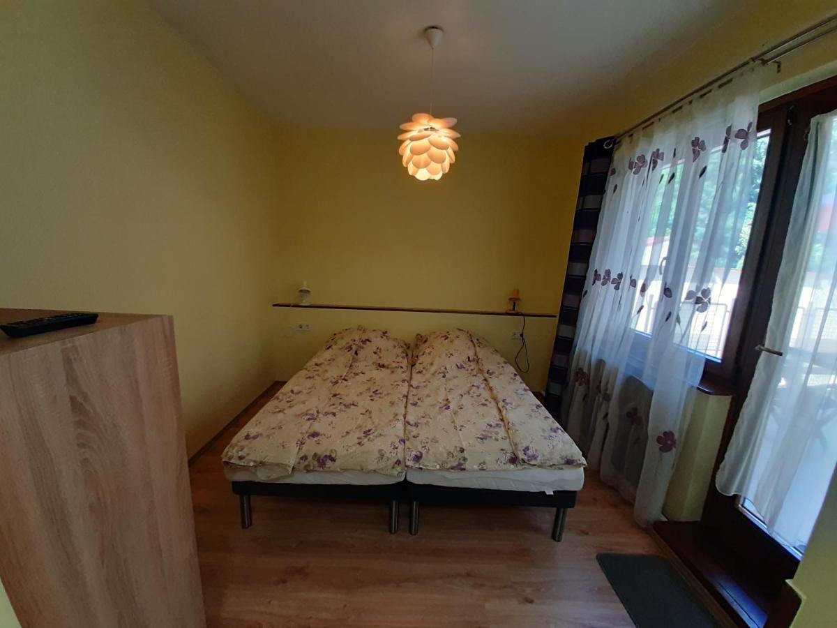 Gyopar Gyoengye Apartmanhaz Oroshaza Ngoại thất bức ảnh