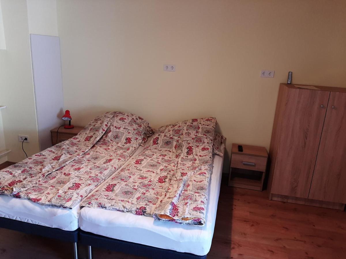 Gyopar Gyoengye Apartmanhaz Oroshaza Ngoại thất bức ảnh
