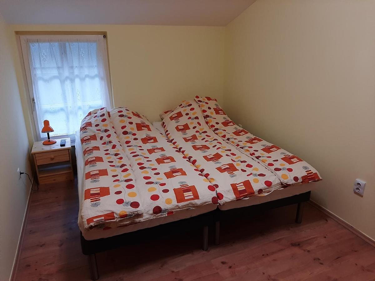 Gyopar Gyoengye Apartmanhaz Oroshaza Ngoại thất bức ảnh