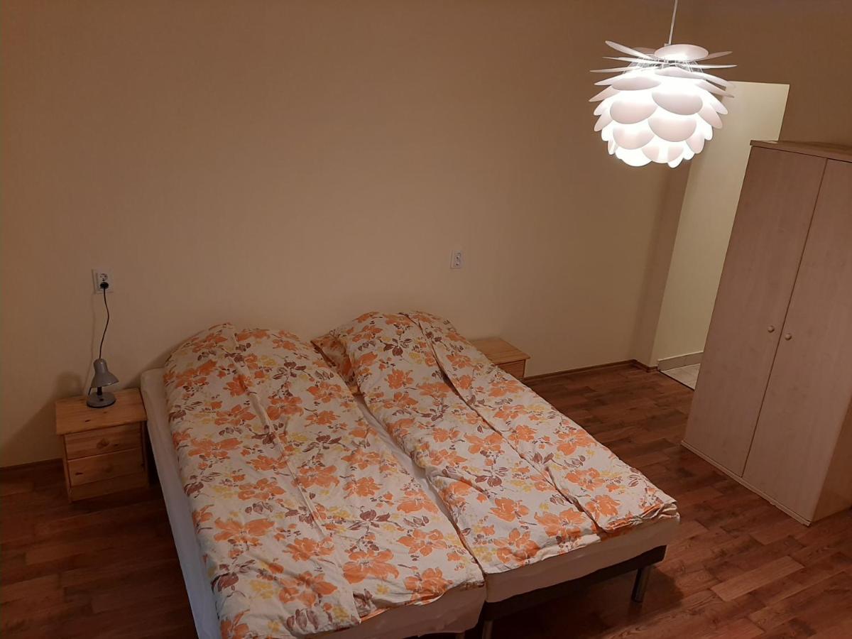 Gyopar Gyoengye Apartmanhaz Oroshaza Ngoại thất bức ảnh