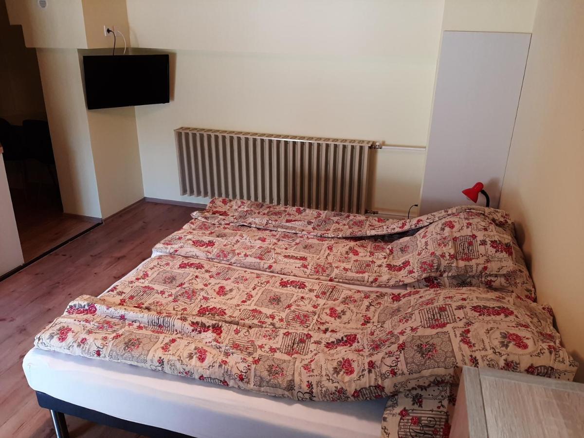 Gyopar Gyoengye Apartmanhaz Oroshaza Ngoại thất bức ảnh