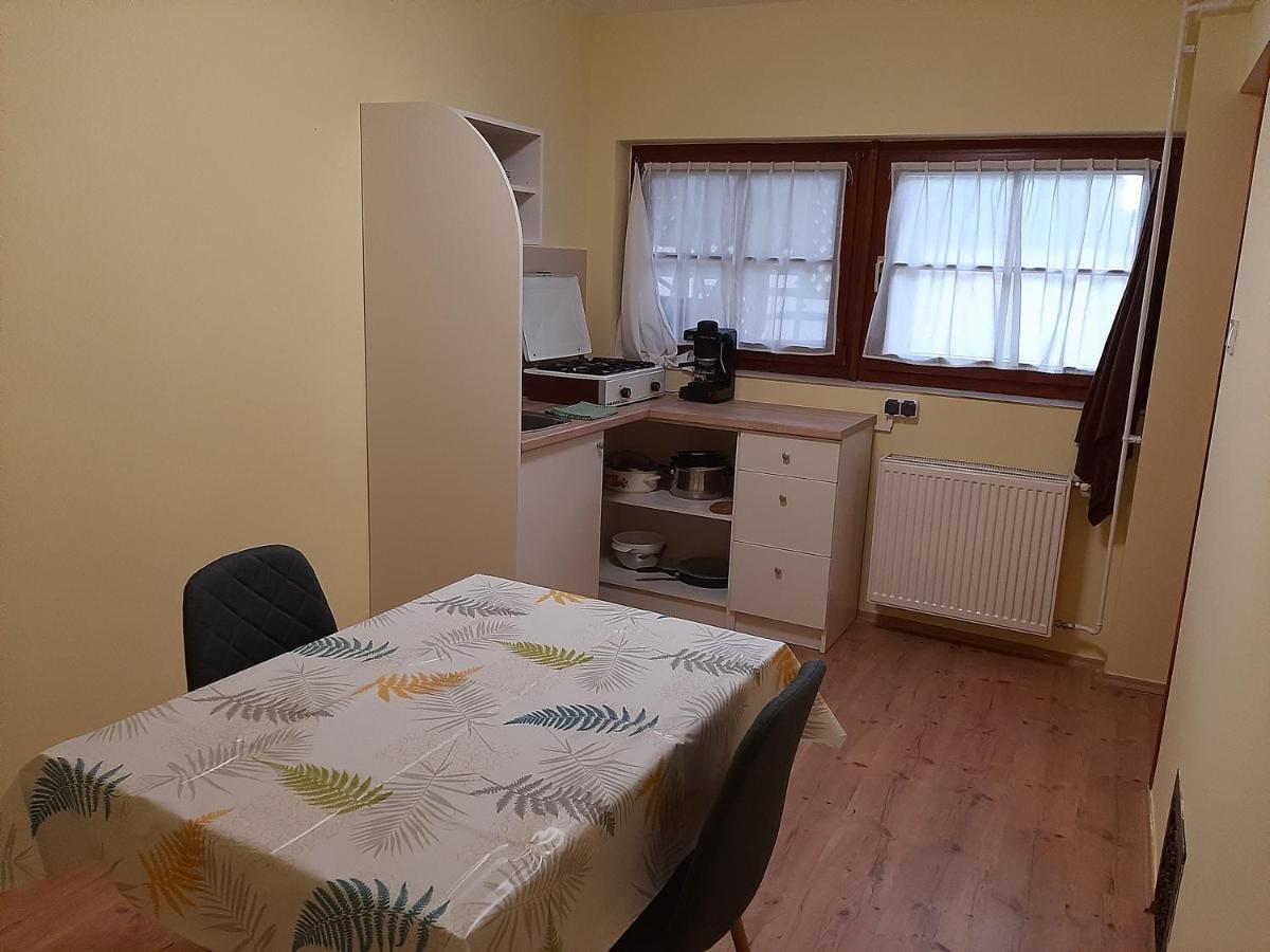 Gyopar Gyoengye Apartmanhaz Oroshaza Ngoại thất bức ảnh