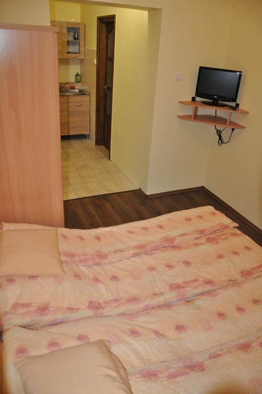 Gyopar Gyoengye Apartmanhaz Oroshaza Ngoại thất bức ảnh