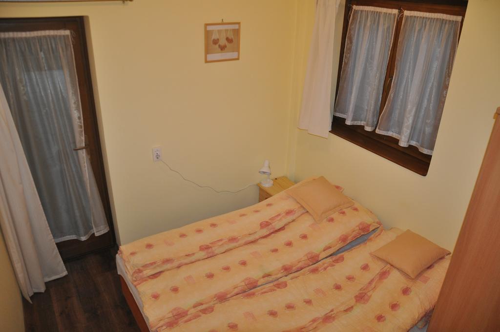 Gyopar Gyoengye Apartmanhaz Oroshaza Ngoại thất bức ảnh